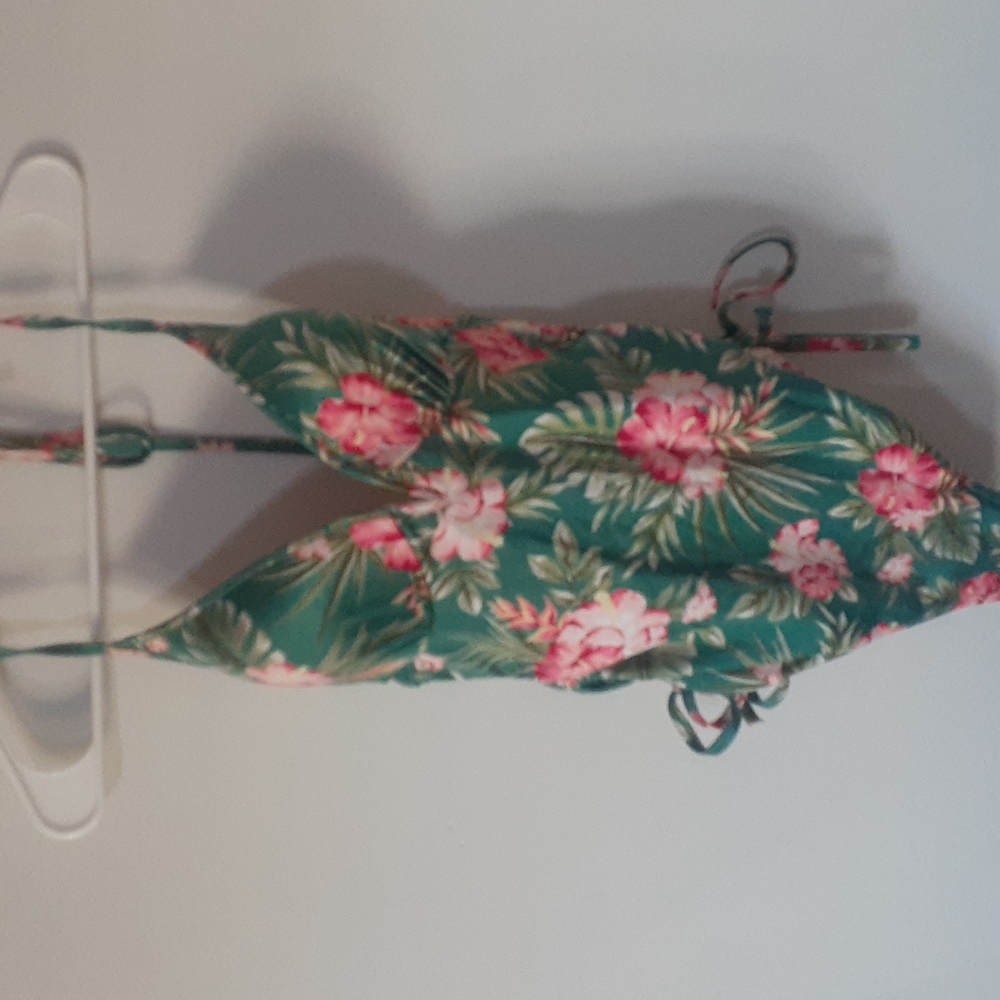 Shade and shore green floral one piece bathing suit size 34C - Picture 10 of 11